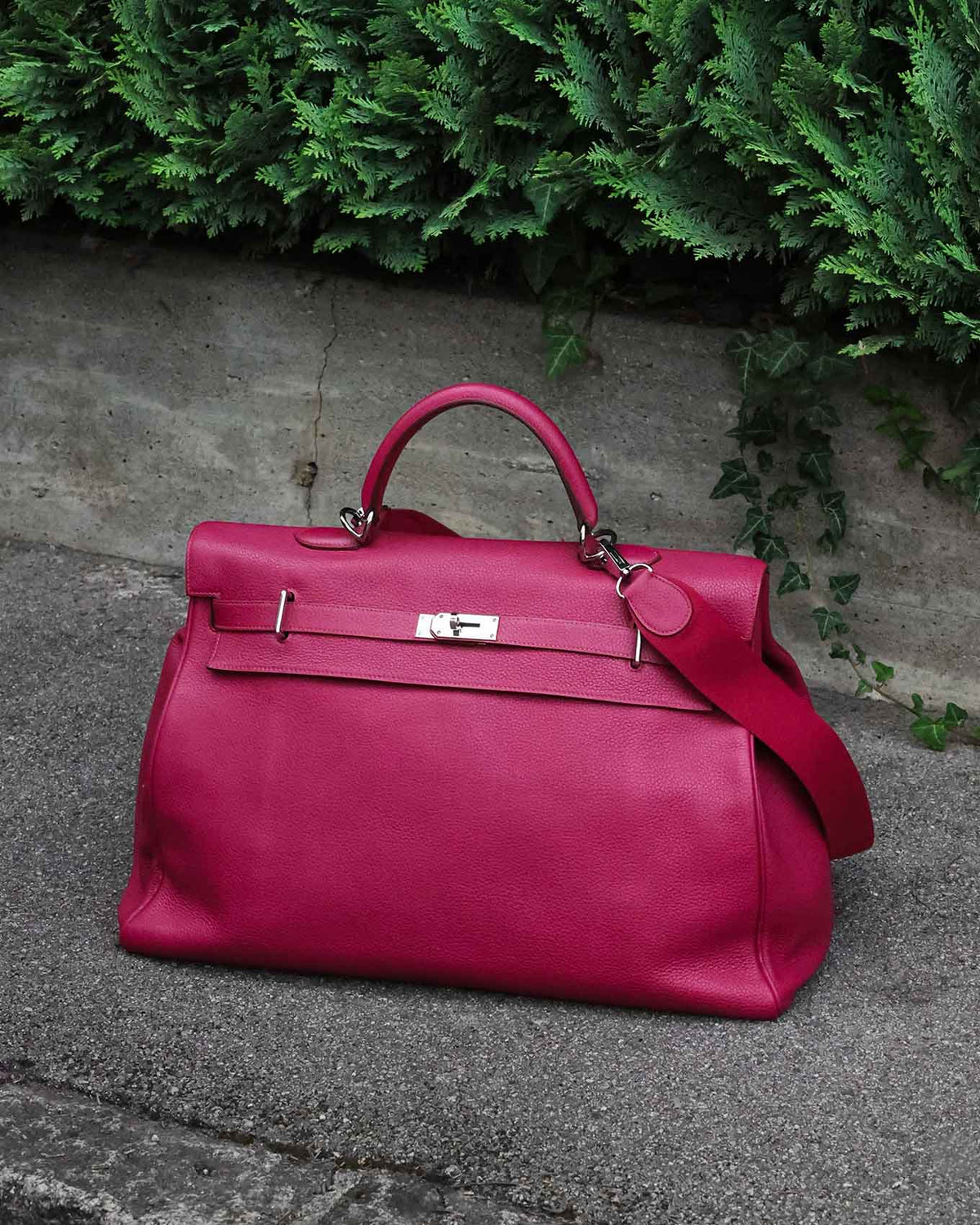Authentic Hermes Kelly 50 Voyage Red Rubis Taurillion Clemence Bag for Sale | ELUXE STORE Elegance du Luxe