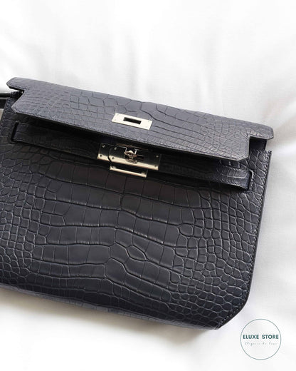 Hermès Kelly Depeche 25 Blue Nuit Matte Alligator Pochette Crocodile Skin Clutch Bag | ELUXE STORE